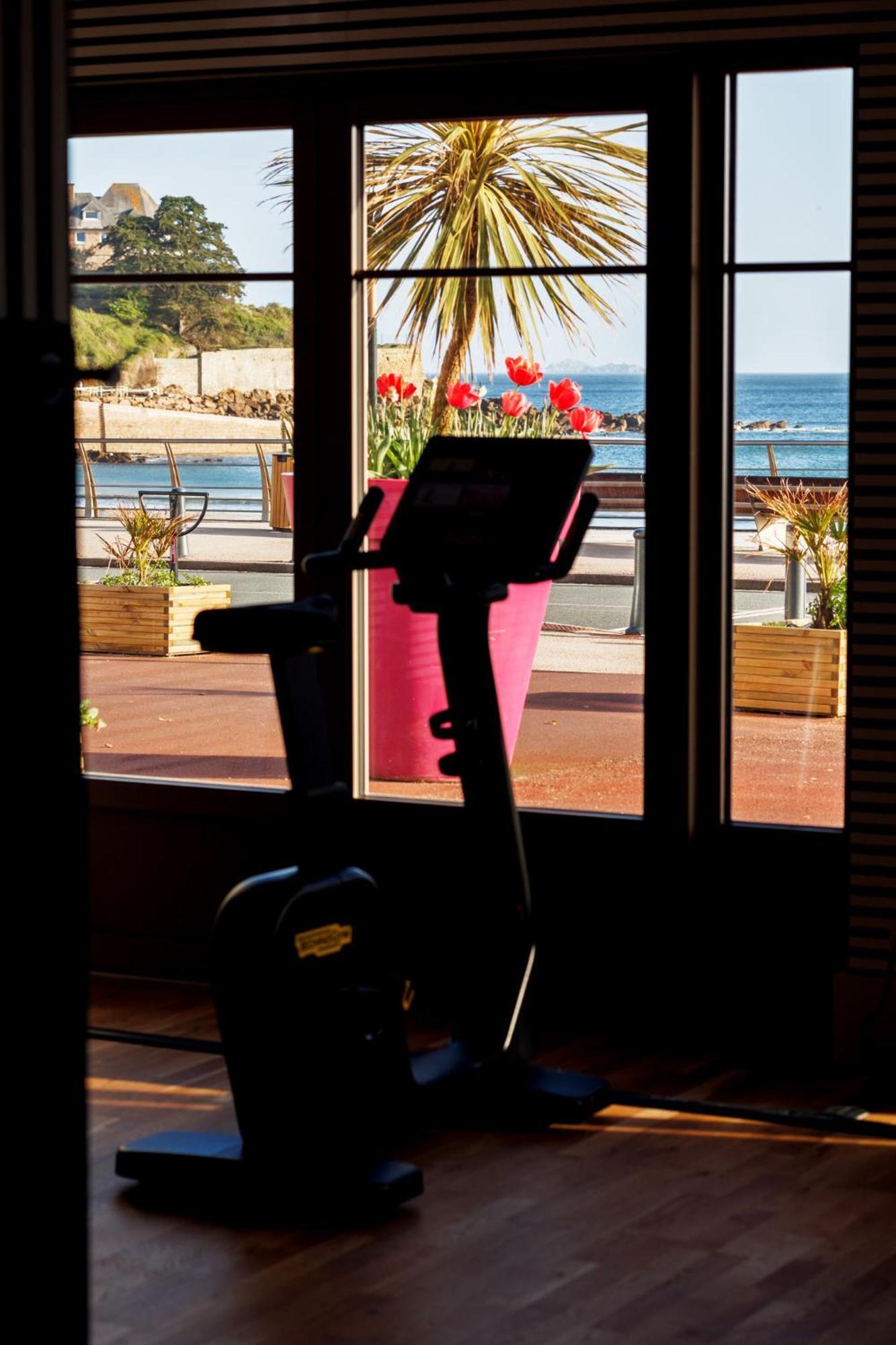 Grand Hotel Perros-Guirec Exterior photo